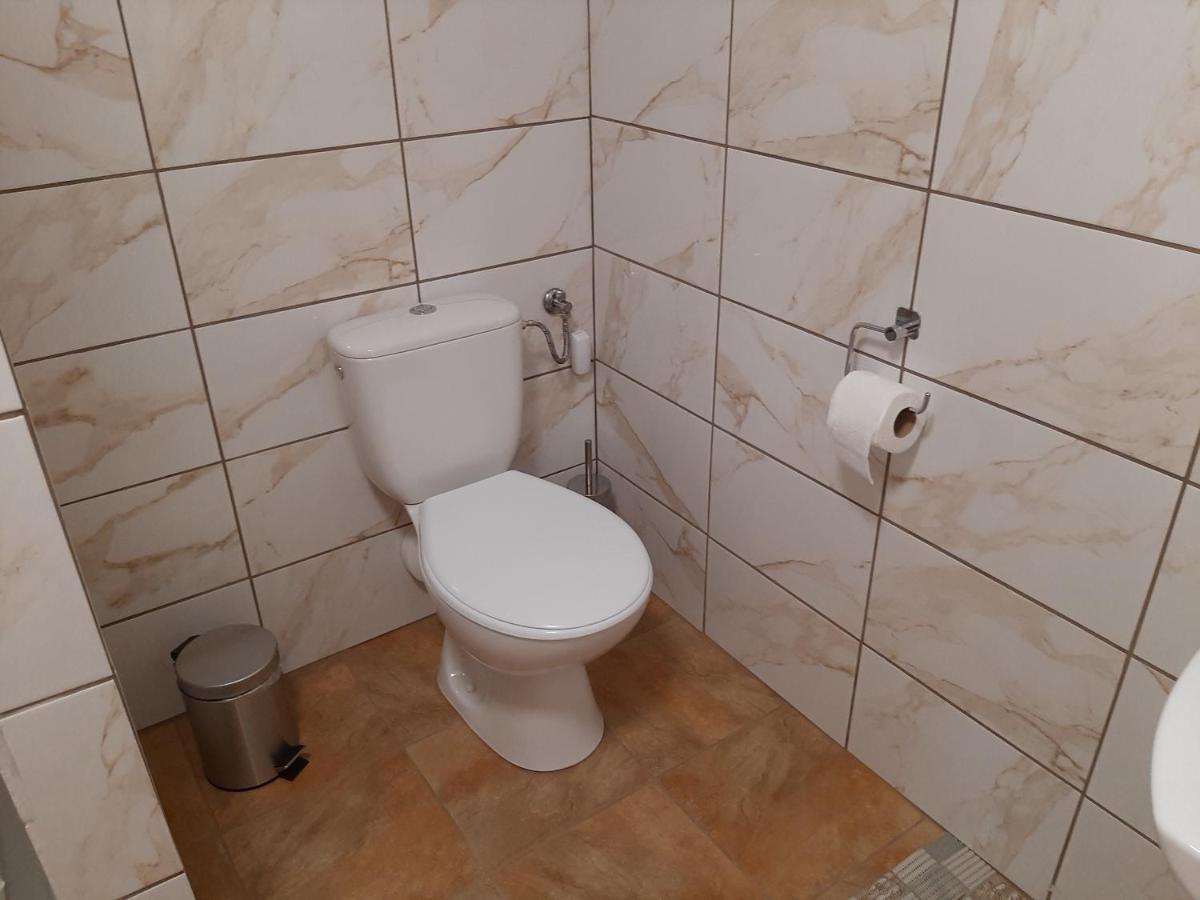 Der Kleine Bauernhof Keine Arbeiter Zadnych Pracownikow Apartment Lubiatow  ภายนอก รูปภาพ