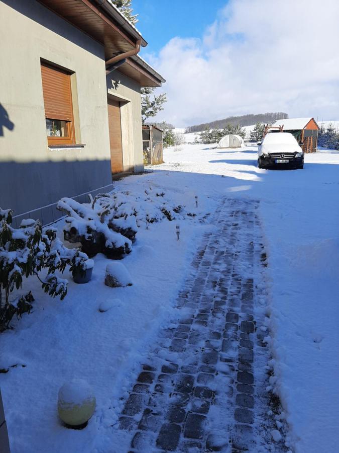Der Kleine Bauernhof Keine Arbeiter Zadnych Pracownikow Apartment Lubiatow  ภายนอก รูปภาพ