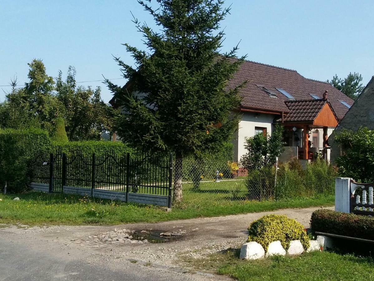 Der Kleine Bauernhof Keine Arbeiter Zadnych Pracownikow Apartment Lubiatow  ภายนอก รูปภาพ